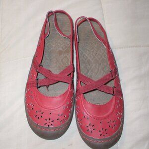 MukLuk Red Leather Shoes - Size 9